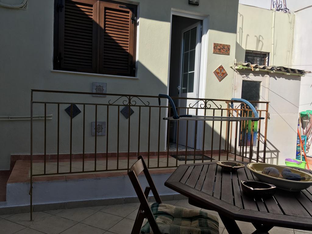 Anna'S House Daire İskados Dış mekan fotoğraf